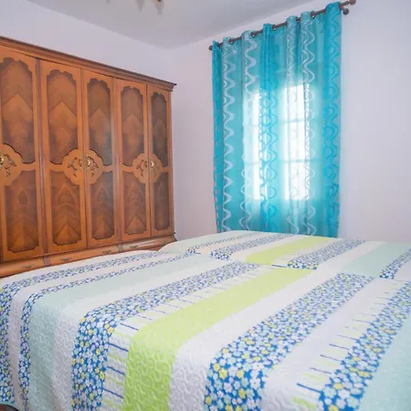 Modernos Con Garaje, Balcones Y Aire Acondicionado En - Es-180-24